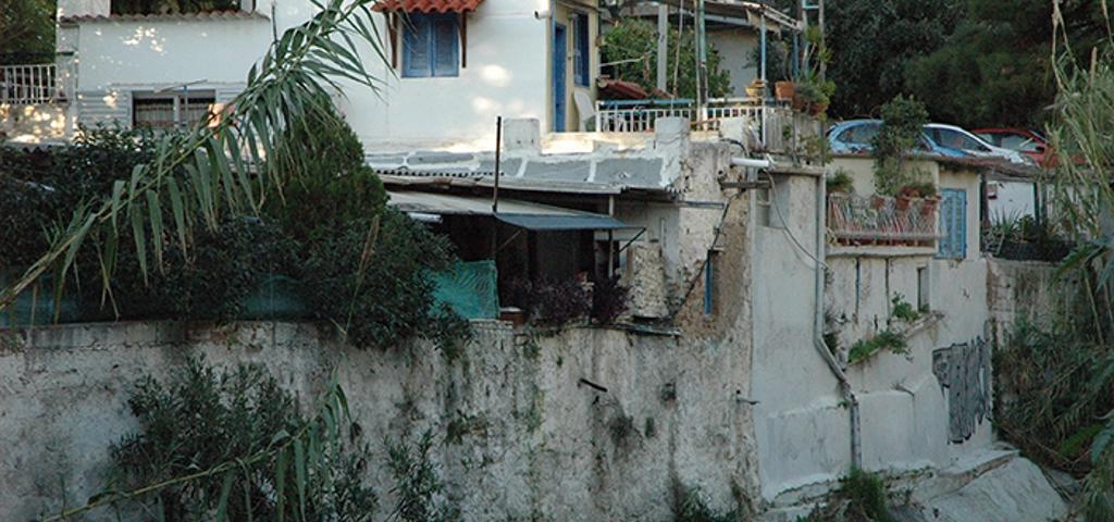 Αναστέλλονται οι οικοδομικές εργασίες στο ρέμα της Πικροδάφνης Αναστέλλονται οι οικοδομικές εργασίες στο ρέμα της Πικροδάφνης